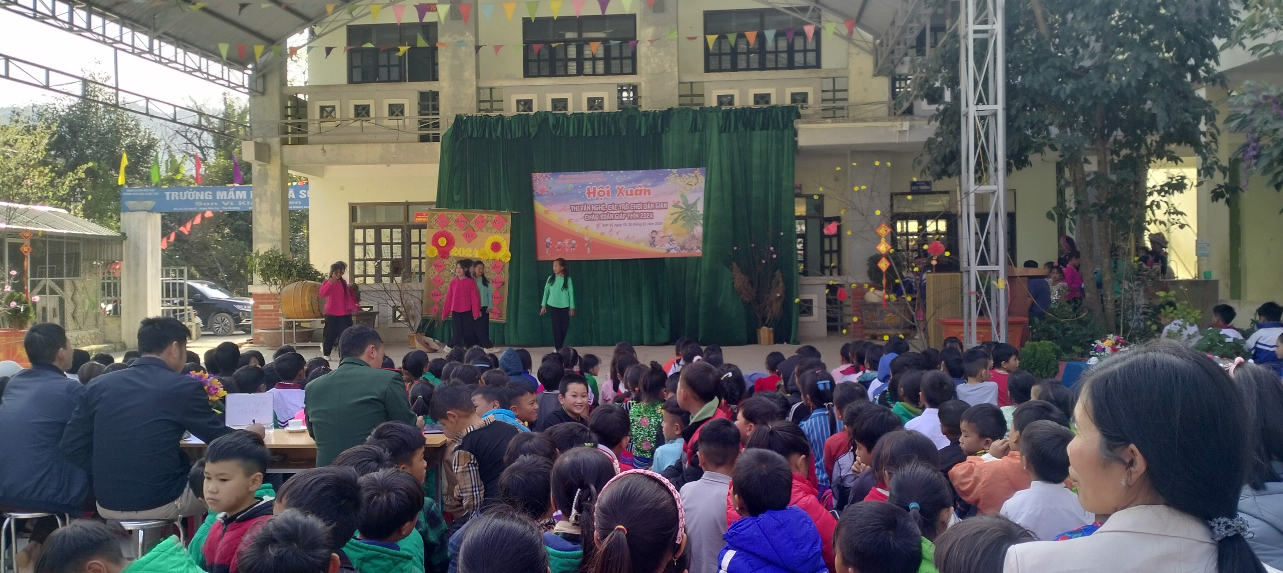 Liên trường TH & THCS xã Sơn Vĩ tổ chức chương trình Hội Xuân Thi văn nghệ, các trò chơi dân gian chào xuân Giáp Thìn 2024